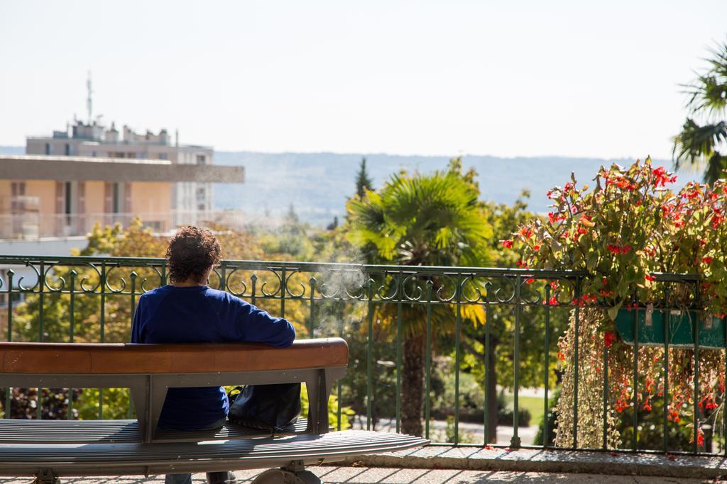 Logis Hotel Du Terreau Manosque Ngoại thất bức ảnh