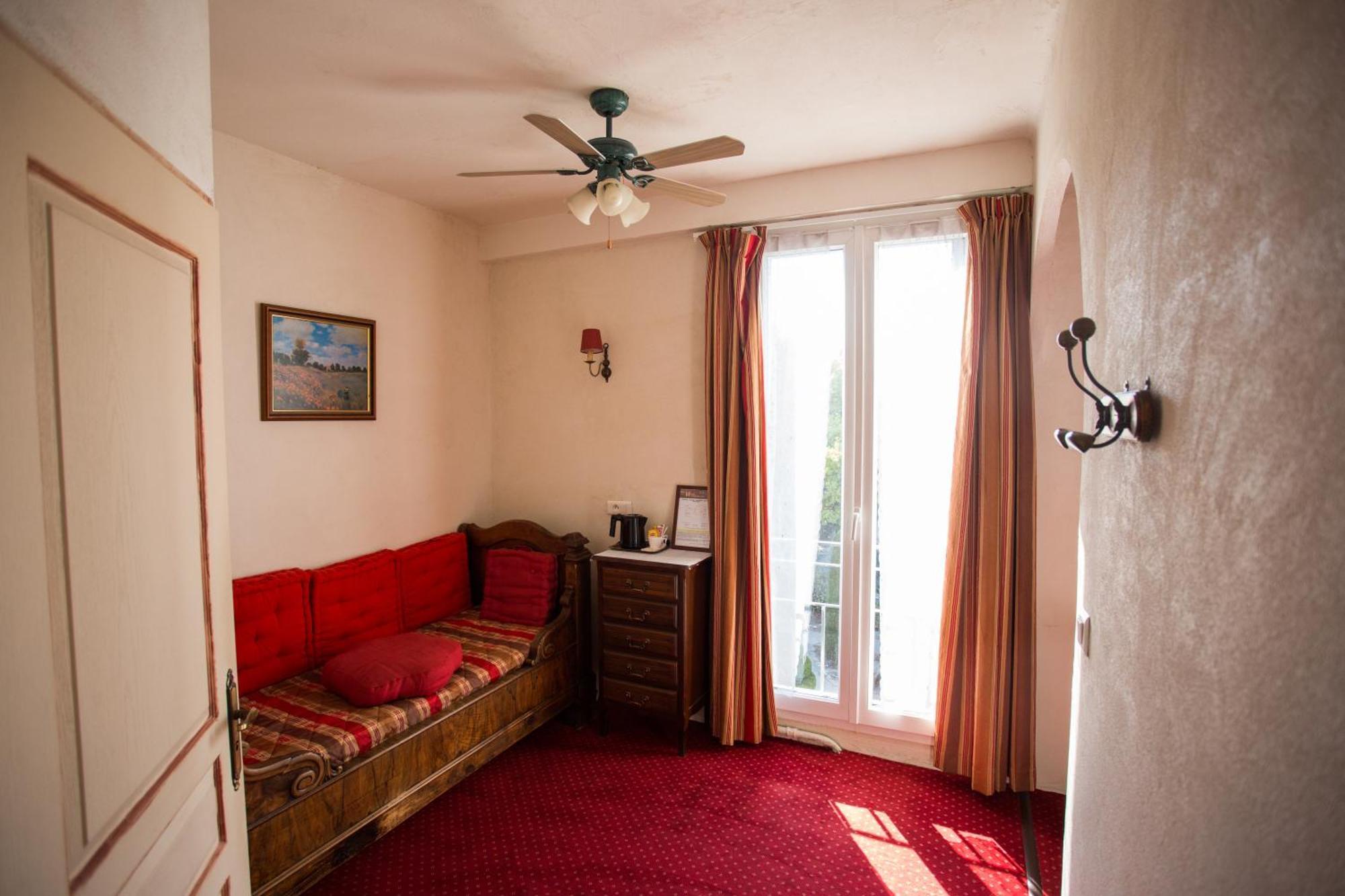 Logis Hotel Du Terreau Manosque Ngoại thất bức ảnh